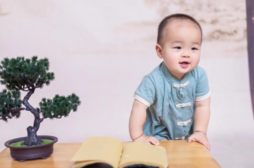 迁西宝宝脸上小白点